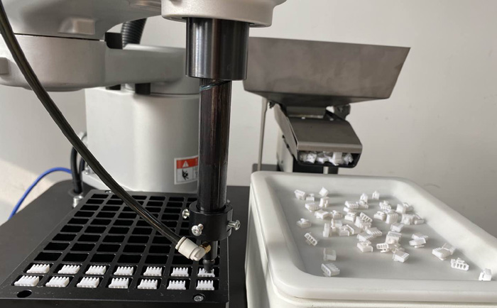 機(jī)器人移動拾取機(jī)構(gòu) 機(jī)器人移動拾取機(jī)構(gòu)